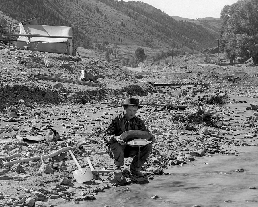 gold_panning_clearcreek_idahosprings_colorado